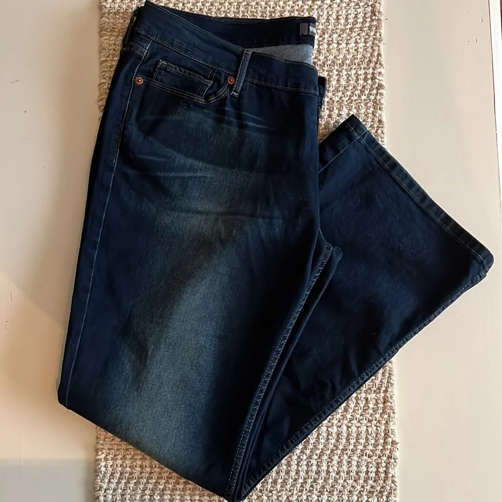 Levi’s Bootcut Dark Denim Jeans, Size 17 ( OR Women's size 16) - Picture 2 of 4